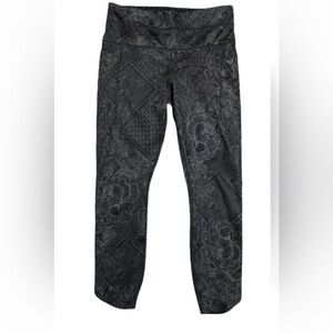 Athleta Chakra Kerala 7/8 Floral Print Dark Gray  Leggings - small petite